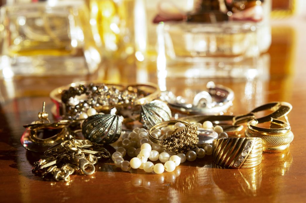 Nojomi-gold-jewelry-inc-13-Don’t-Hide-Your-Old-Gold.-Today-Is-the-Time-to-Invest-Smarter-with-Nojomi-Gold-&-Jewelry-Toronto,Ontario